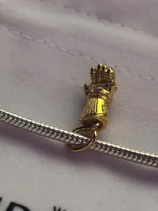 Charm Pandora Guante del Infinito Los Vengadores