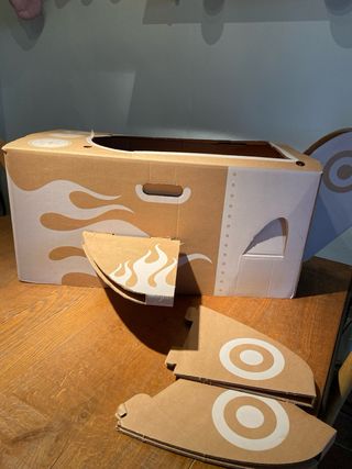 Disfraz avión cartón