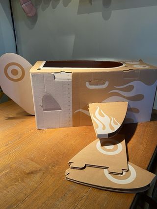 Disfraz avión cartón