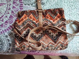 Bolso de tela con estampado étnico