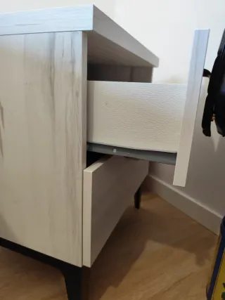 Mesita de noche moderna 2 cajones