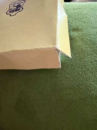 Cartera de piel con goma