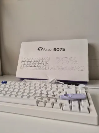 Teclado 75% mecánico hotswap Akko 5075
