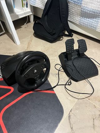 Volante Thrustmaster PS4/PS3