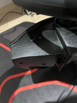 Volante Thrustmaster PS4/PS3