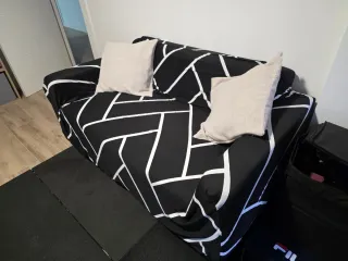 Sofá de tela gris y beige