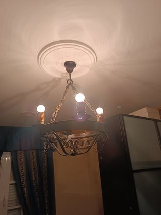 Lámpara de forja estilo rústico