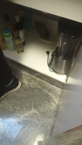 Se busca  PEON FONTANERO ALBAÑIL PINTOR