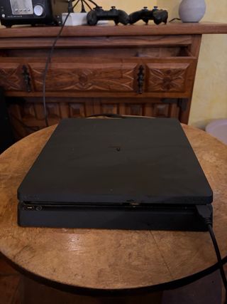 Consola Playstation 4 Negra