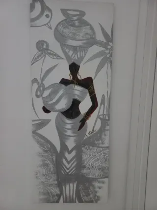 Cuadro decorativo mujer africana gris
