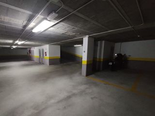 Garaje en venta en Castrelos - Sardoma en Vigo