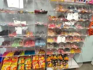 Expositor expositora gominolas chuches caramelo