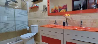 Piso y cochera cerrada en Lope de Vega.