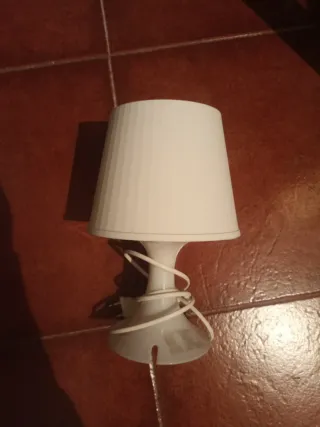 Lámpara de mesa Ikea