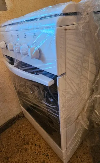 Cocina de gas Beko blanca