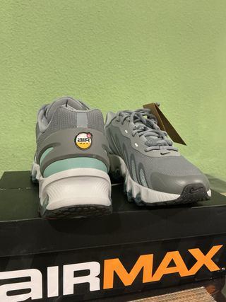 Nike Air Max DN8 Gris
