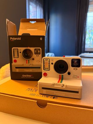 Cámara Polaroid One Step+.NUEVA y SIN USO.