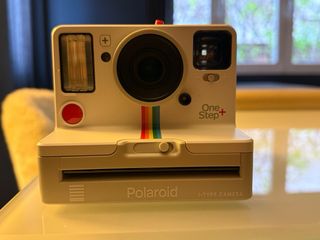 Cámara Polaroid One Step+.NUEVA y SIN USO.