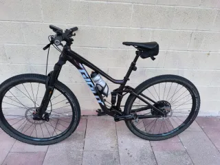 Bicicleta MTB Giant Stance(Mejorada)