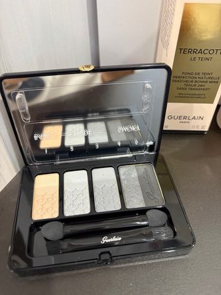 Neceser y maquillaje Guerlain