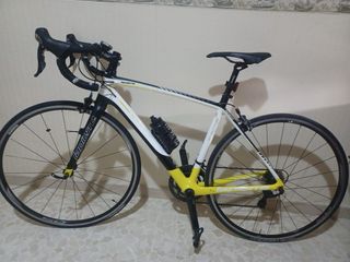 Bicicleta de carretera Lapierre, fibra de carbono.