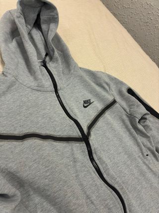 Sudadera Nike Tech Gris