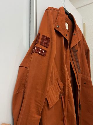 Chaqueta Bershka Naranja. Vaquera.