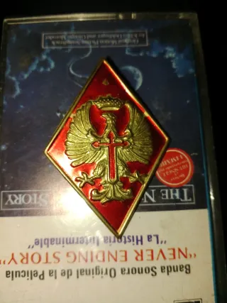 Antigua insignia militar