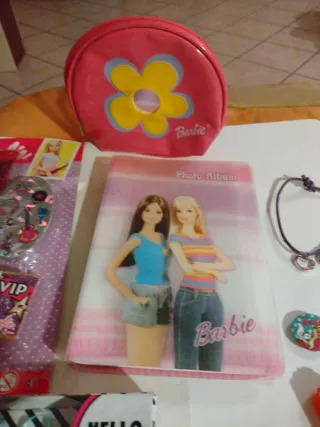 Barbie accessori: album foto, porta trucchi, anell