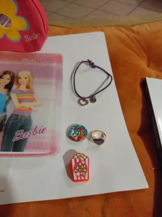 Barbie accessori: album foto, porta trucchi, anell