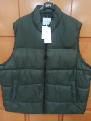 Chaleco Plus hombre verde.  79cm de ancho