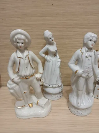 Statuette Capodimonte e zumas in ceramica bianca