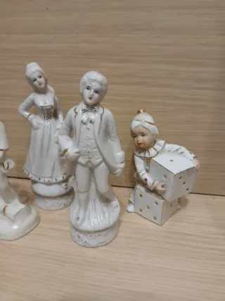 Statuette Capodimonte e zumas in ceramica bianca