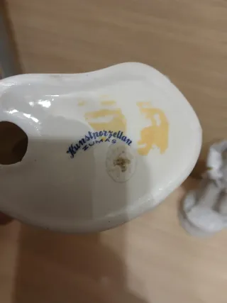 Statuette Capodimonte e zumas in ceramica bianca