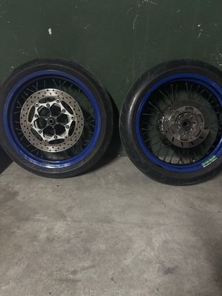 Llantas yamaha dt125