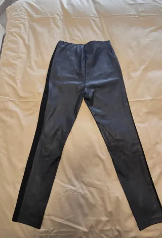 Leggings efecto piel Zara