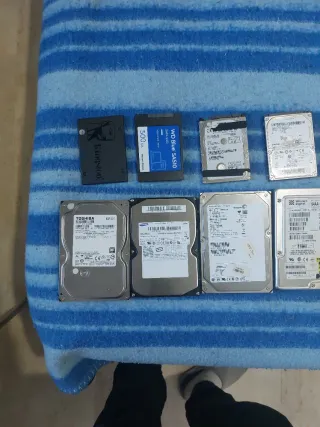 Discos SSD y HDD Kingston, Toshiba, WD