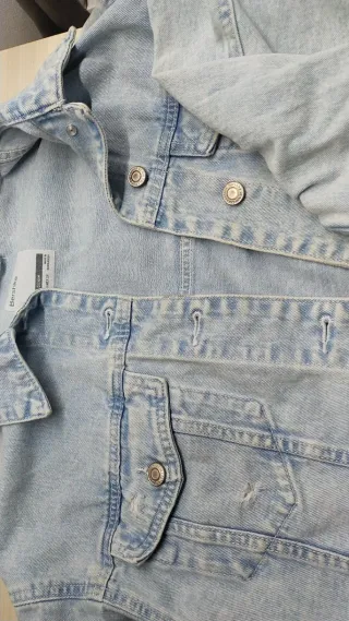 Chaqueta vaquera Bershka azul