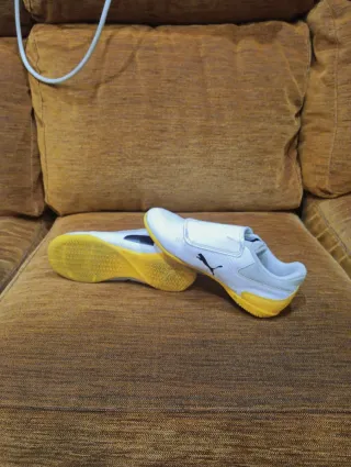 Zapatillas Puma Fútbol Sala Niño Blancas/Amarillas