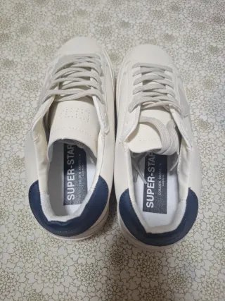 Zapatillas Blancas con Estrella Azul