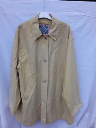 Gabardina Sra. Amarilla