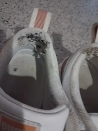 Zapatillas Puma Blancas y Rosas