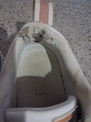 Zapatillas Puma Blancas y Rosas