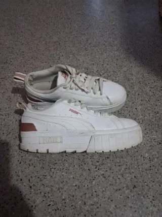 Zapatillas Puma Blancas y Rosas
