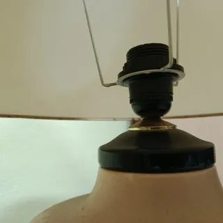 Lámpara original de cerámica y tela bonita