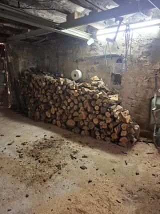 Leña para chimenea o barbacoa