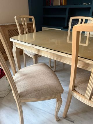 Mesa comedor extensible y 6 sillas a juego