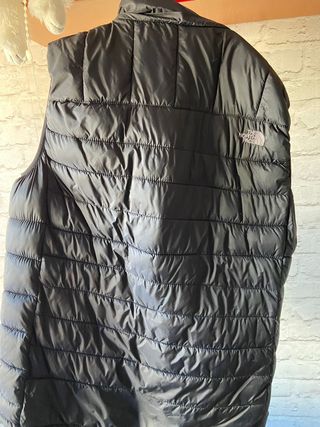 Chaleco The North Face con capucha