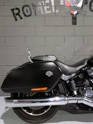 Harley Davidson Sportglide Negra