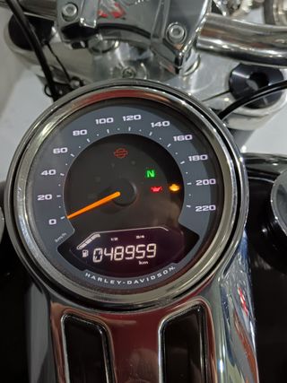 Harley Davidson Sportglide Negra